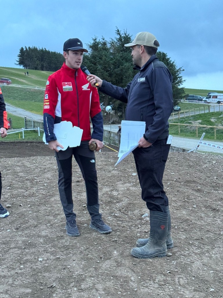 21d99788-a32e-466c-b46a-3327190a6ab8